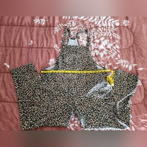 Venus woman's size XL cheeta overalls